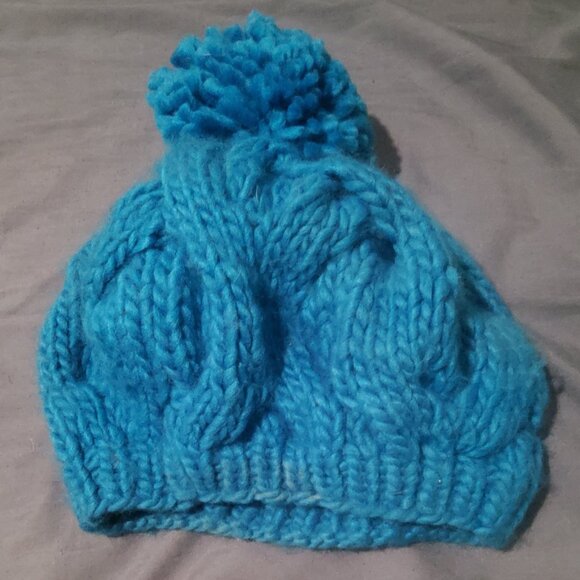 Winter BERRET HAT New no tags - Picture 3 of 7